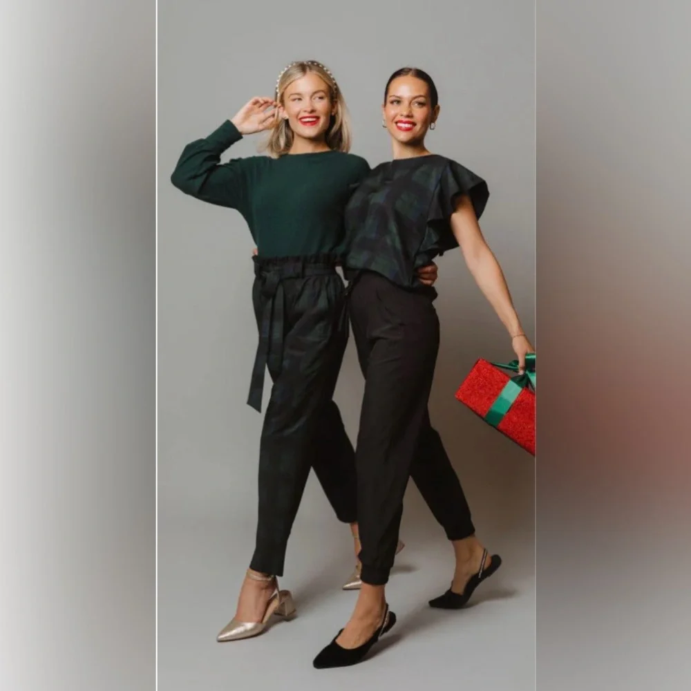 EUC Albion Matching Set 9 to 9 Boss Tee Bow Belt Cropped Pants Mistletoe Green